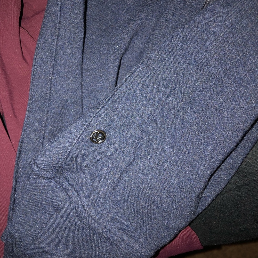 Lulu Lemon Cropped navy blue joggers